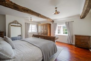 Principal bedroom- click for photo gallery